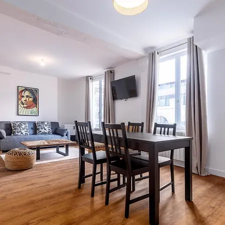 Cosy Flat In Saint-germain Des Pres Paris